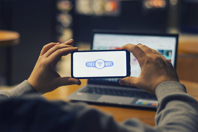How to Connect a Phone to a Projector? (Wired and Wireless）